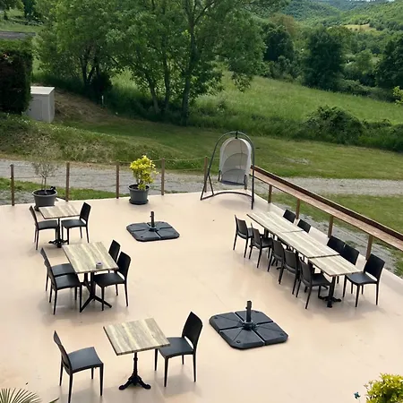 Val St Georges אתר קמפינג Saint-Georges-de-Luzençon